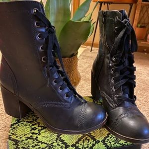 Black boots!